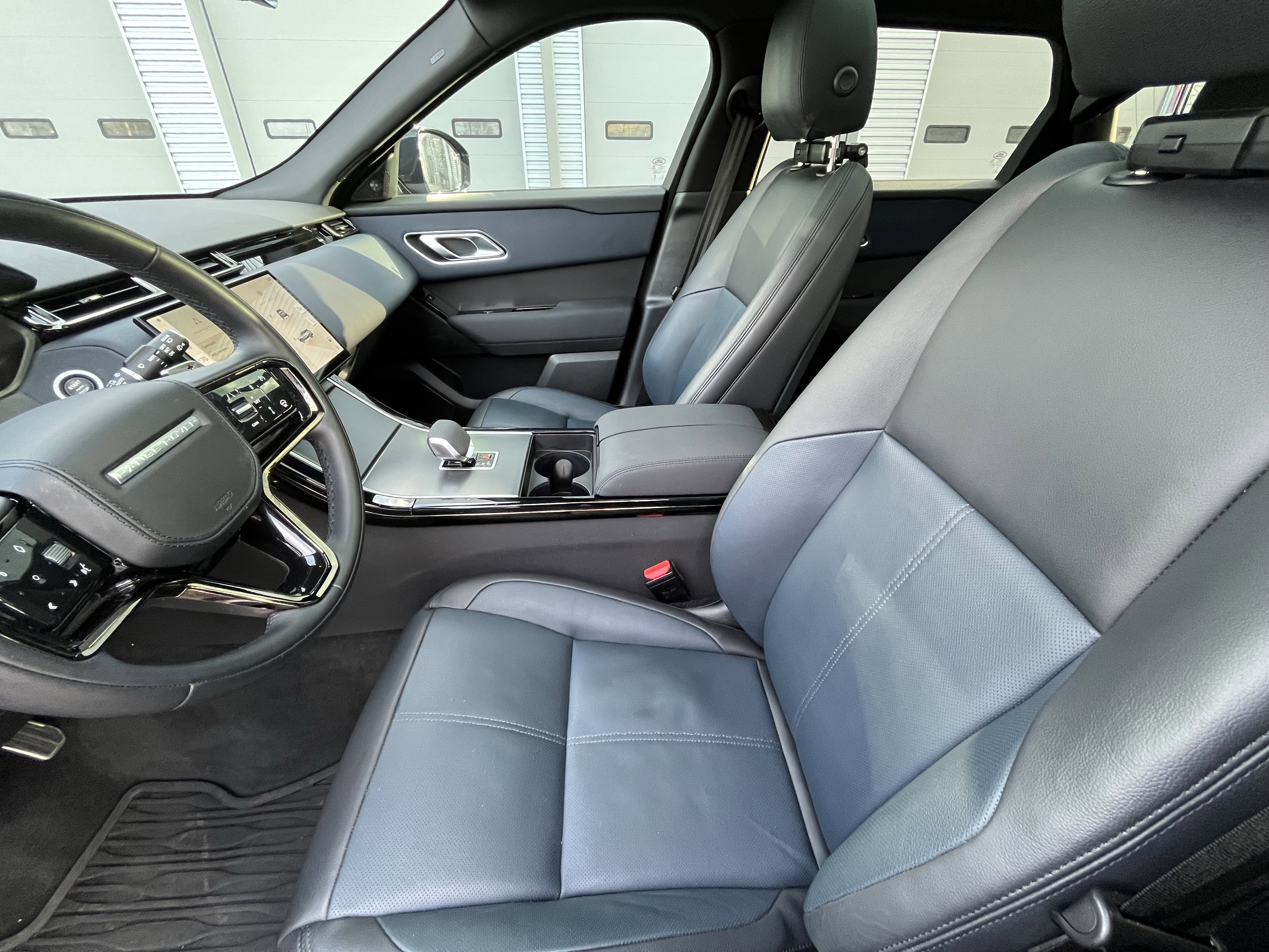 Certified 2024 Land Rover Range Rover Velar Dynamic SE image 17