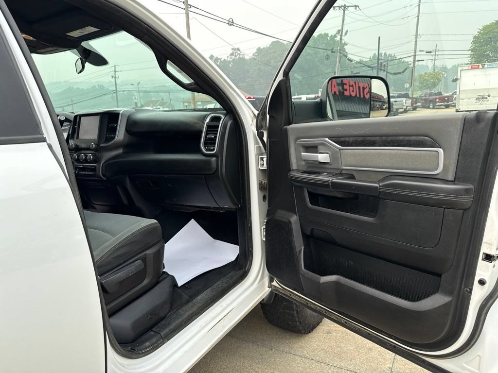 Used 2022 RAM 2500 Big Horn AWD/4WD image 33
