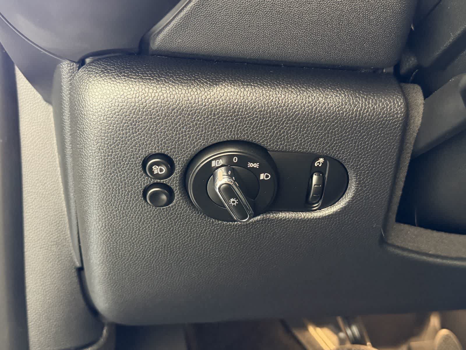 Used 2024 MINI Cooper SE FWD image 13