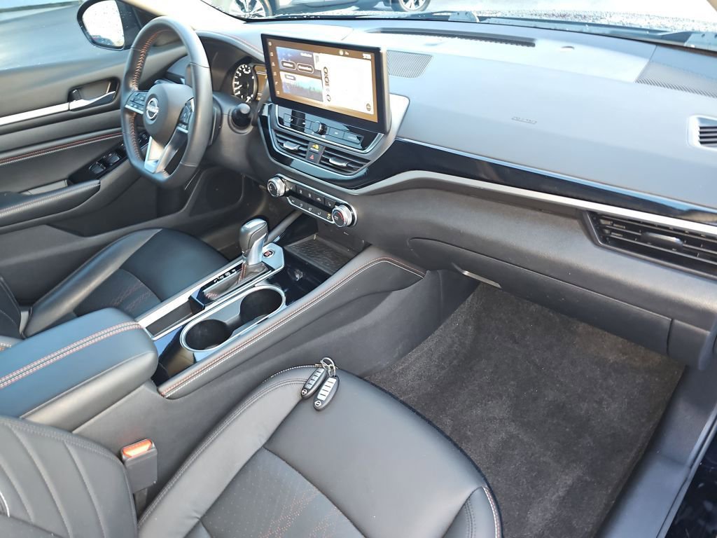 Used 2023 Nissan Altima 2.5 SR w/ SR Premium Package image 19