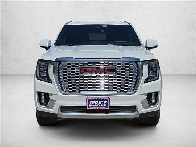 Used 2022 GMC Yukon XL Denali w/ Advanced Technology Package AWD/4WD image 2