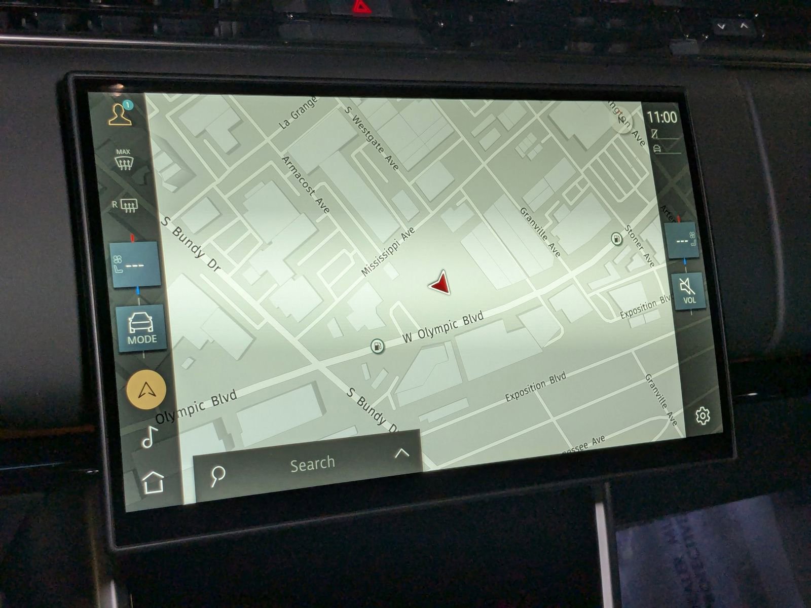 New 2025 Land Rover Range Rover Long Wheelbase SE image 14