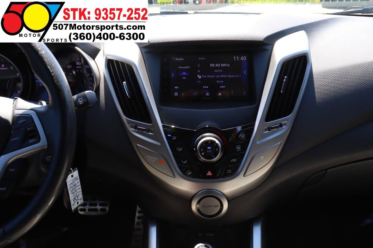 Used 2013 Hyundai Veloster w/ Style Pkg FWD image 16