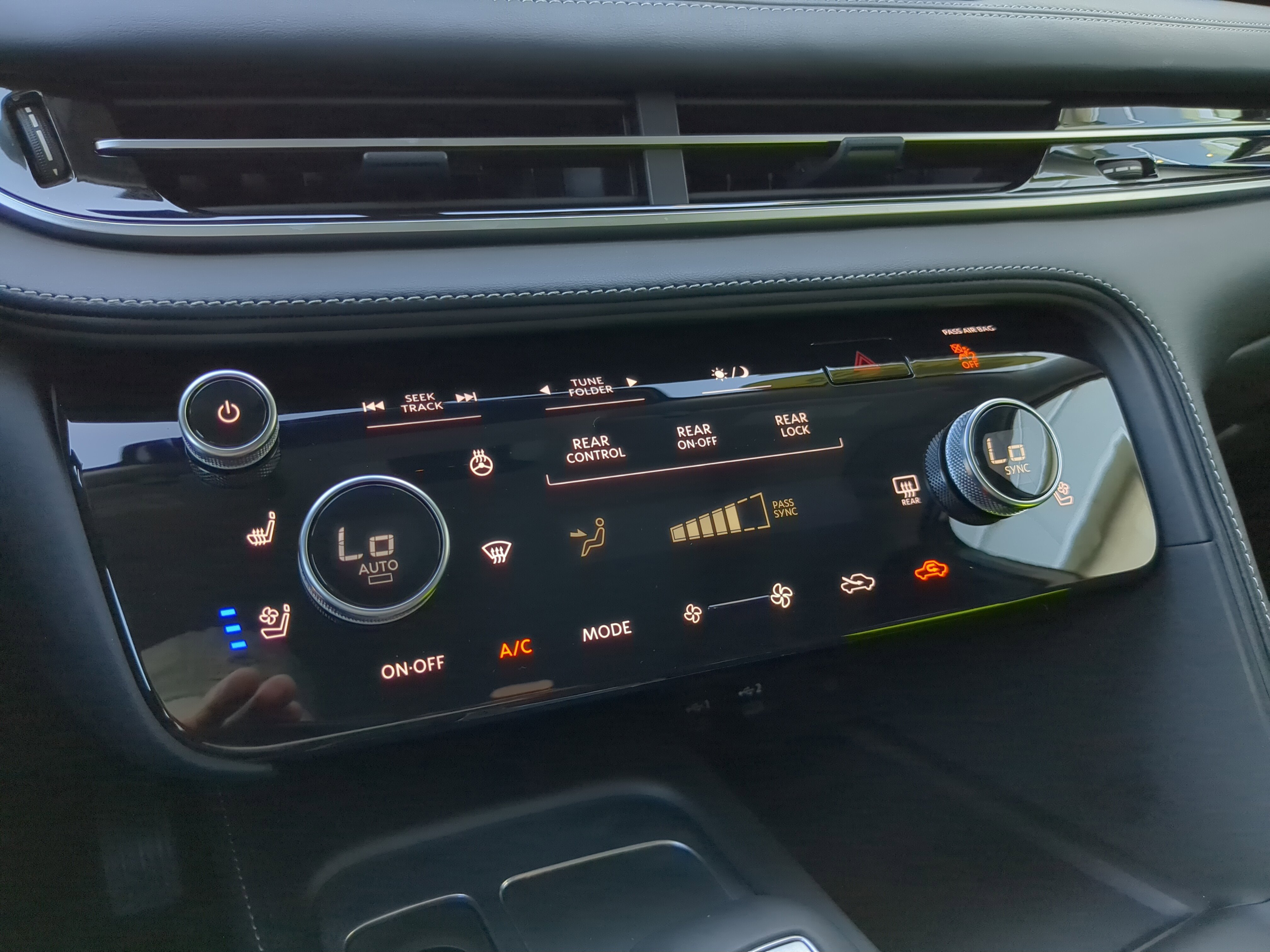 Certified 2026 INFINITI QX60 Luxe w/ Cargo Package image 29