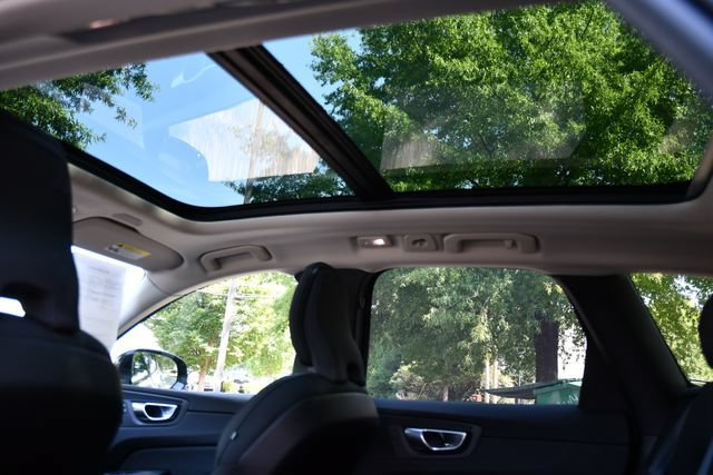 Certified 2026 Volvo XC60 B5 Plus AWD/4WD image 25