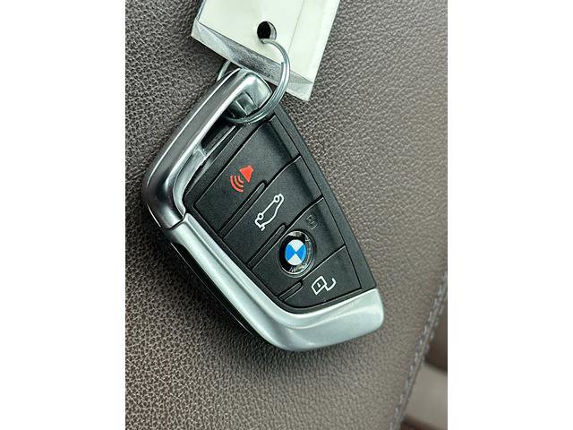 Used 2020 BMW 330i xDrive Sedan w/ Premium Package image 34