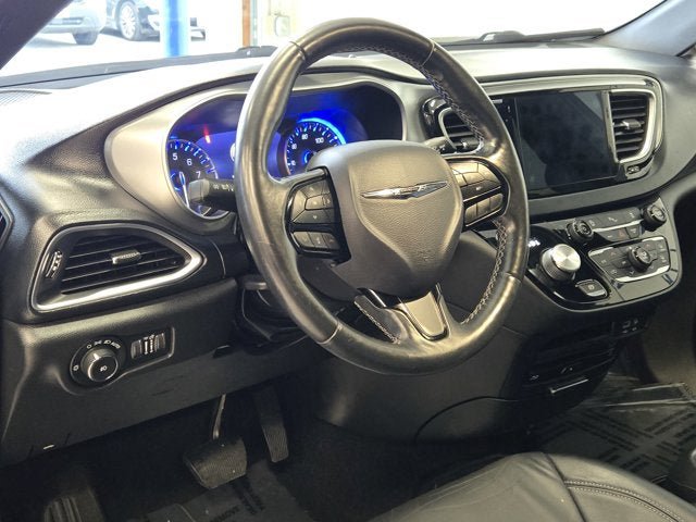 Used 2019 Chrysler Pacifica Touring-L Plus w/ S Appearance Package FWD image 20