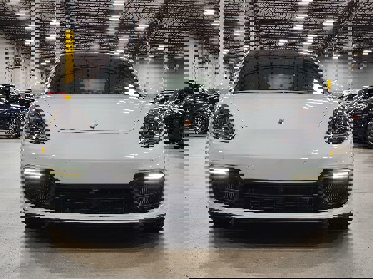 Used 2023 Porsche Panamera image 3