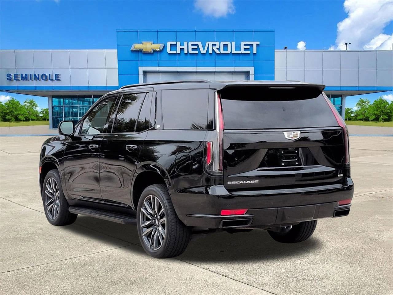 Used 2024 Cadillac Escalade Sport RWD image 3