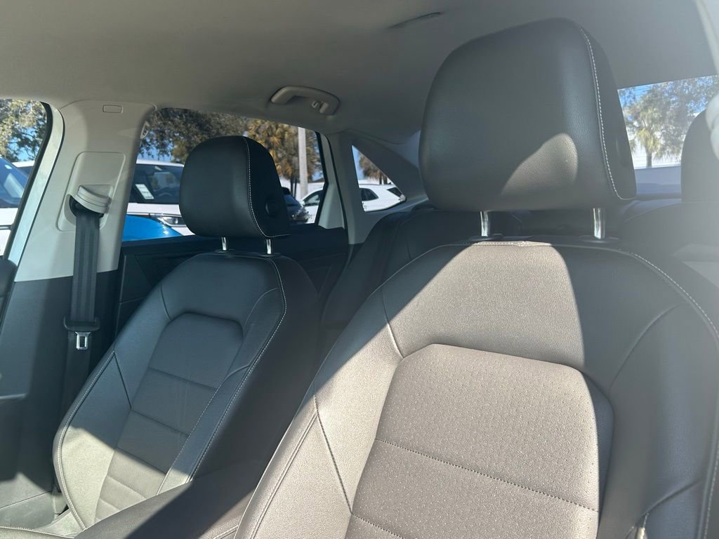 Used 2023 Volkswagen Jetta SE image 18