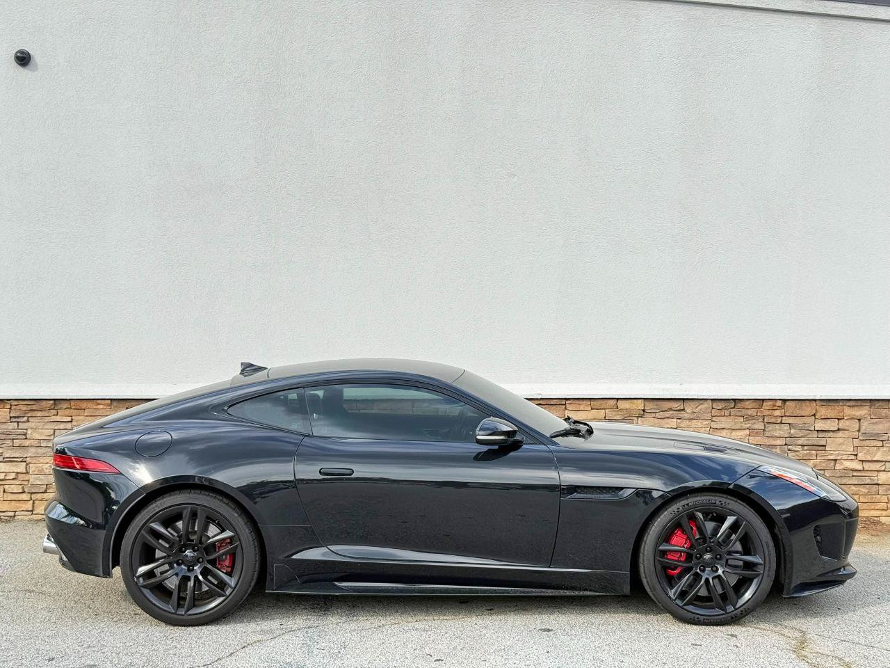 Used 2016 Jaguar F-TYPE R AWD/4WD image 11