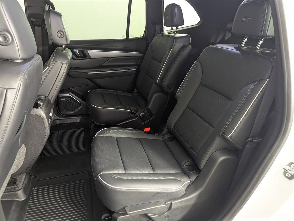 Used 2025 Buick Enclave Sport Touring w/ LPO, All-Weather Package image 29