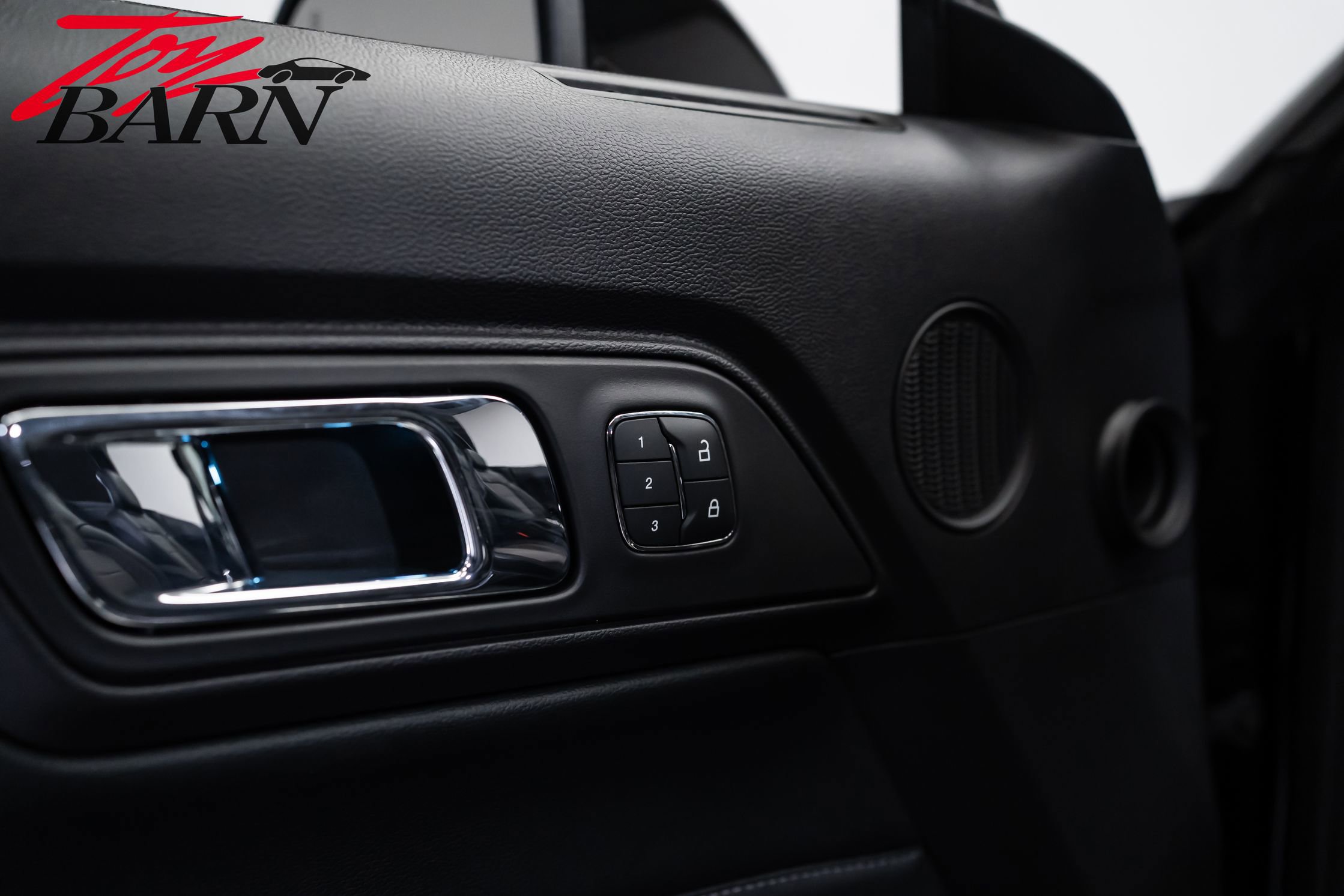 Used 2017 Ford Mustang GT Premium w/ Equipment Group 401A RWD image 31