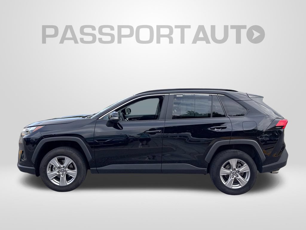 Used 2025 Toyota RAV4 XLE AWD/4WD image 2