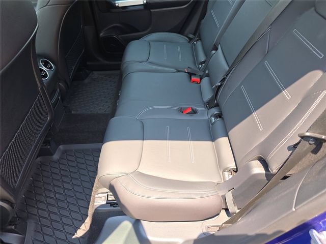Certified 2023 Mercedes-Benz GLB 35 AMG 4MATIC image 33