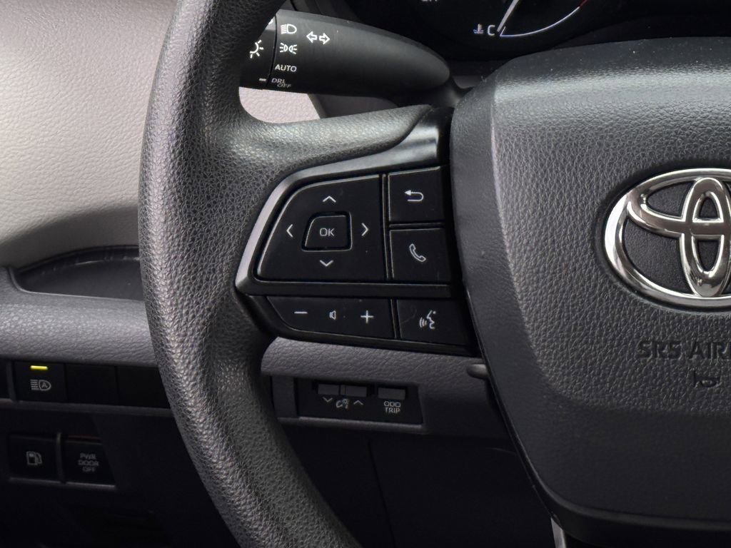 Used 2024 Toyota Sienna LE image 14