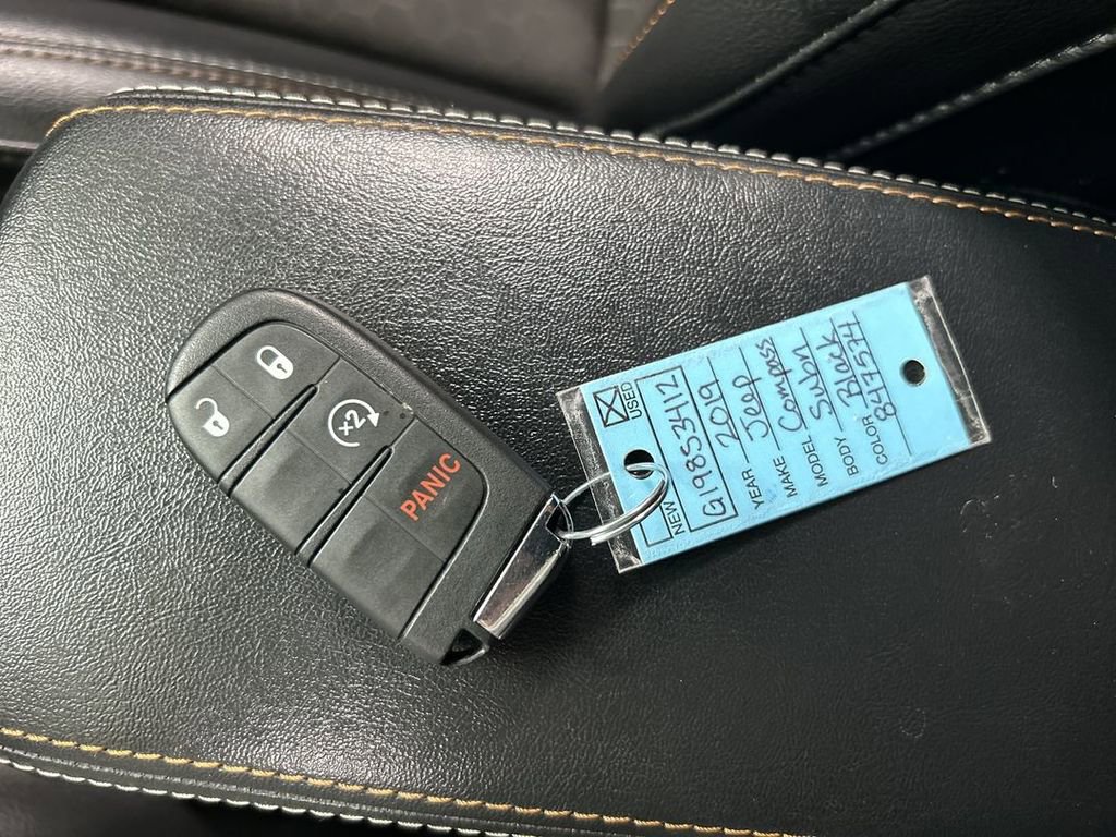 Used 2019 Jeep Compass Latitude w/ Popular Equipment Group AWD/4WD image 12