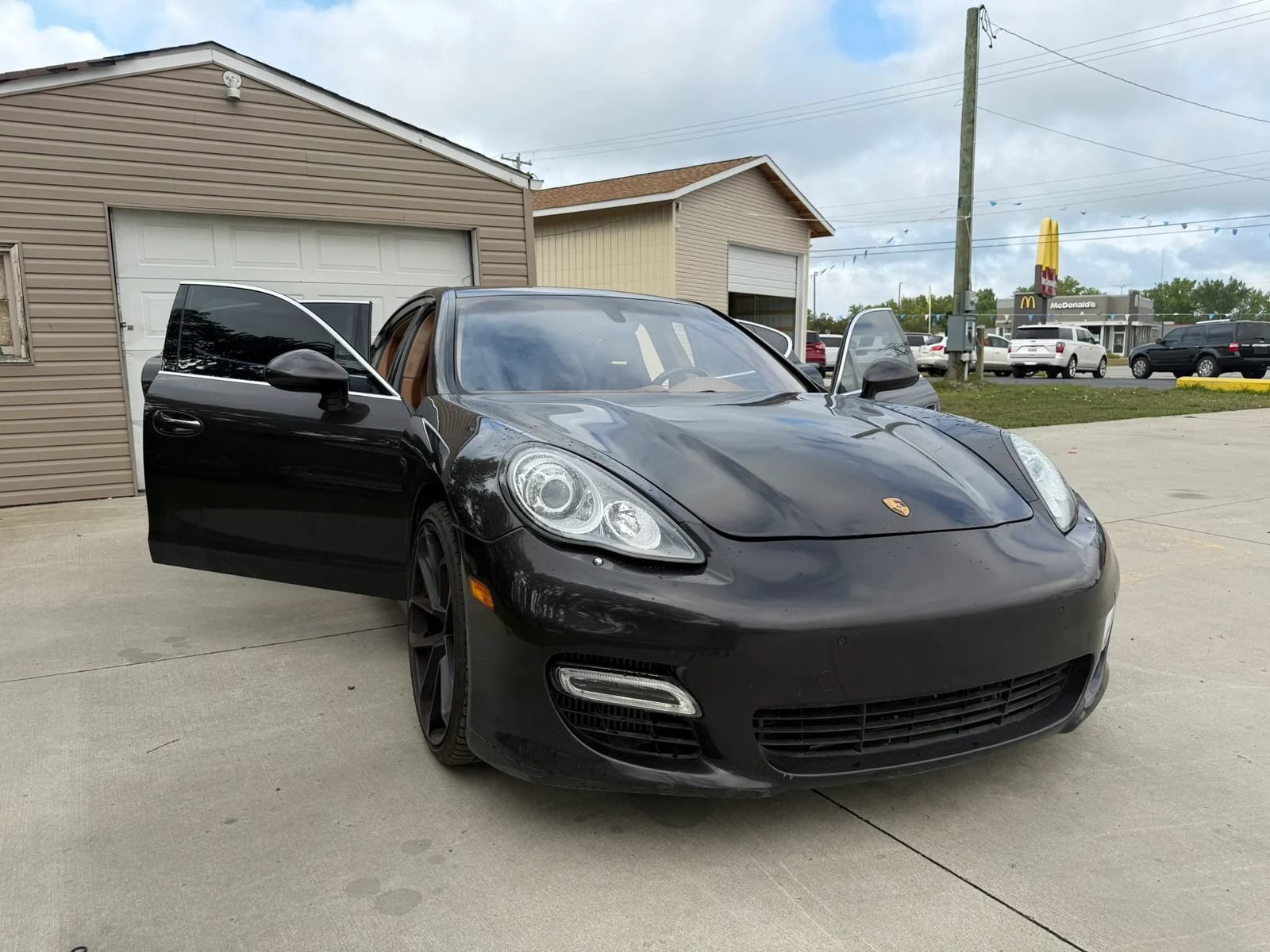 Used 2010 Porsche Panamera Turbo AWD/4WD image 2