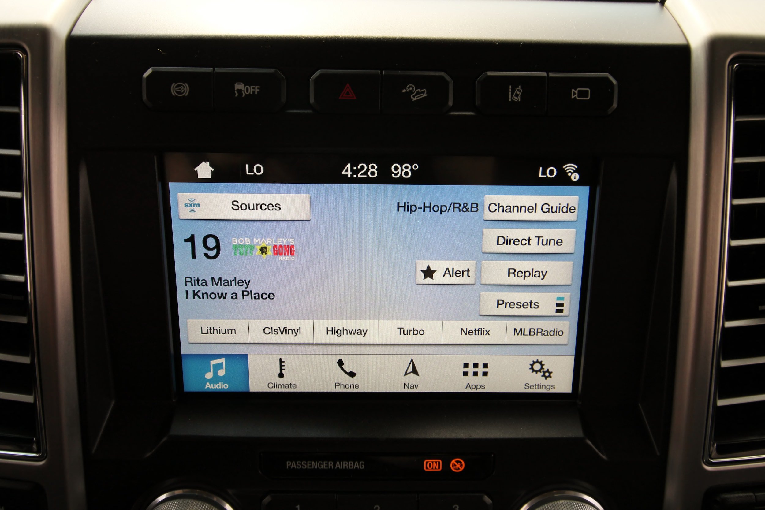 Used 2019 Ford F350 Platinum w/ Platinum Ultimate Package AWD/4WD image 31