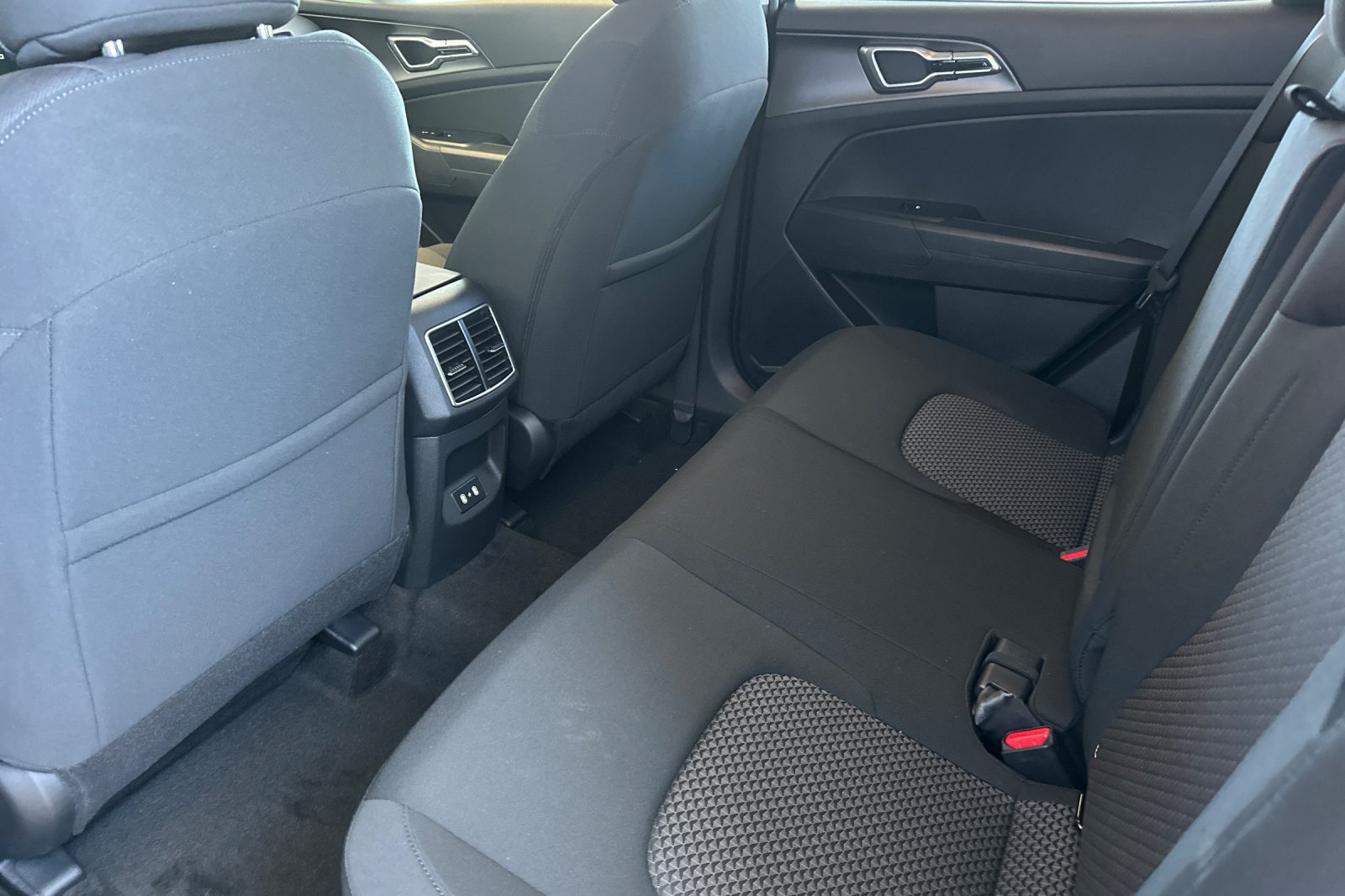 New 2026 Kia Sportage LX FWD image 12