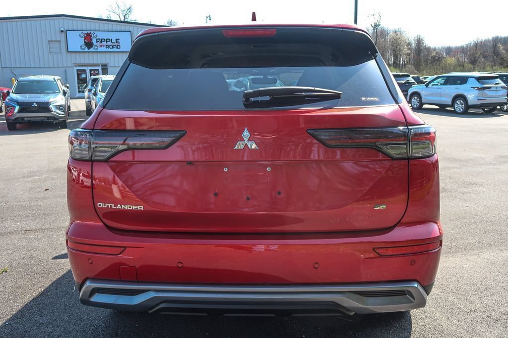 New 2026 Mitsubishi Outlander SE AWD/4WD image 10