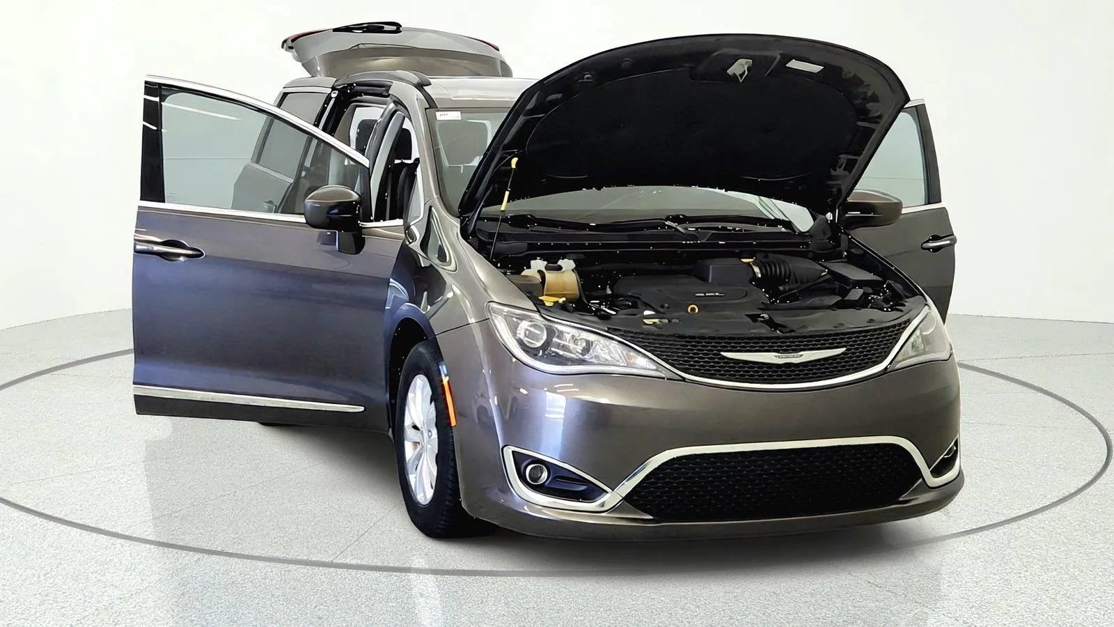 Used 2017 Chrysler Pacifica Touring-L FWD image 12