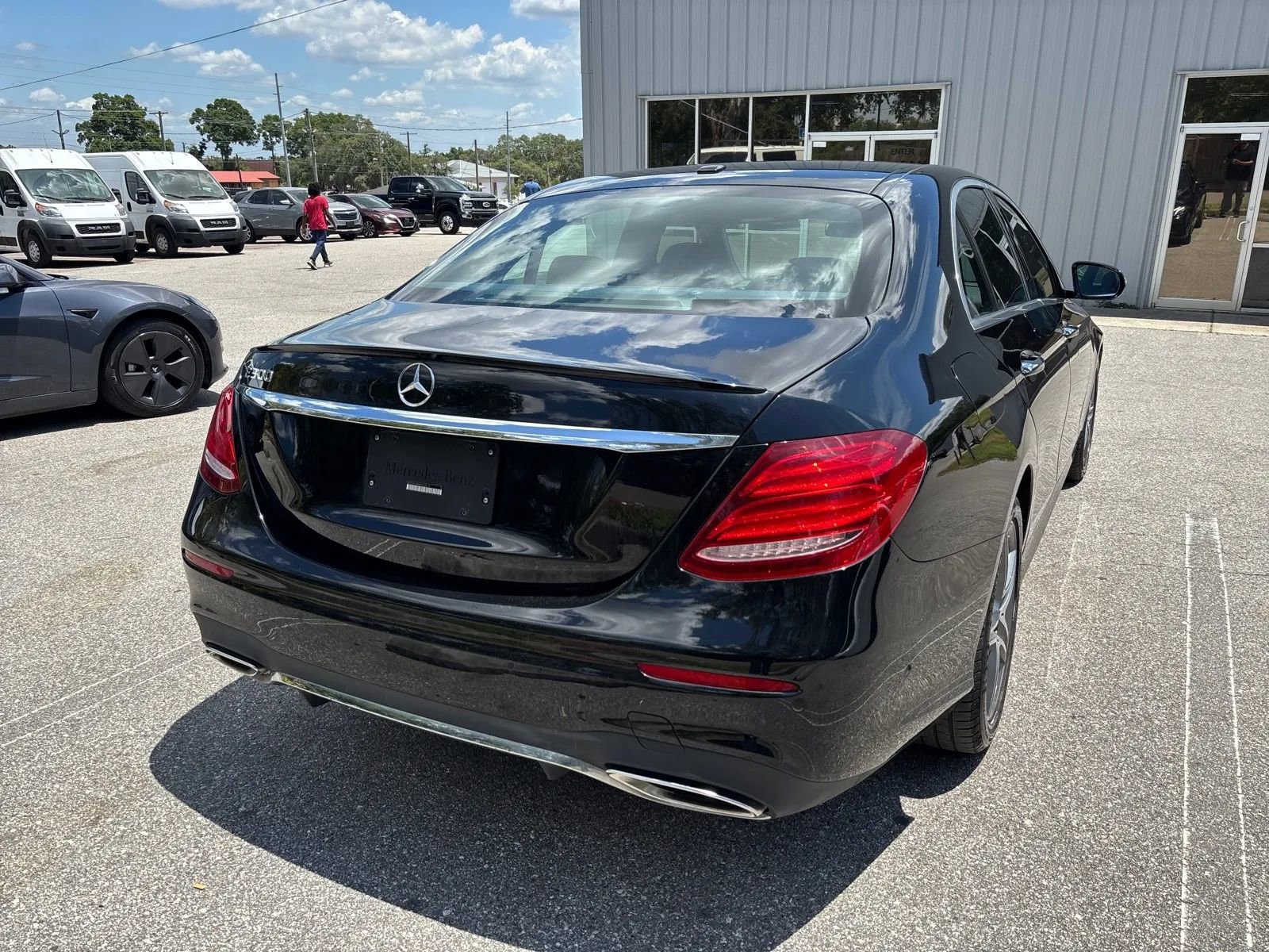 Used 2019 Mercedes-Benz E 300 w/ Premium 1 Package image 9