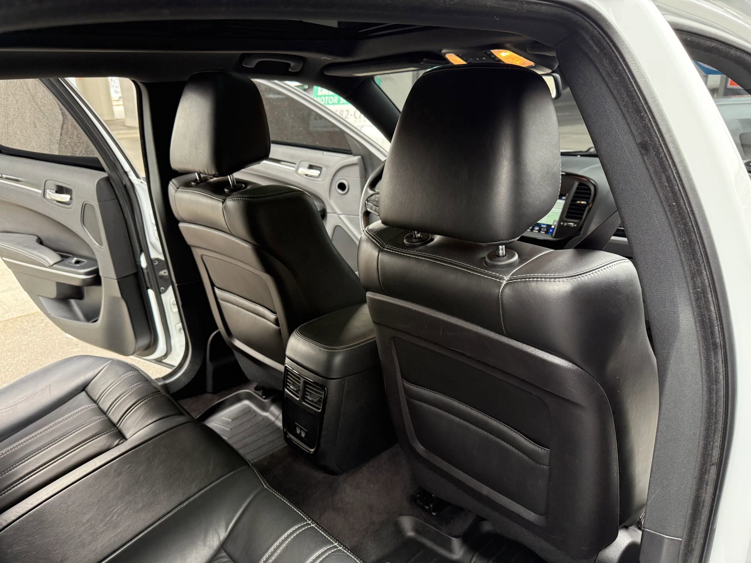 Used 2018 Chrysler 300 S w/ 300S Premium Group image 19