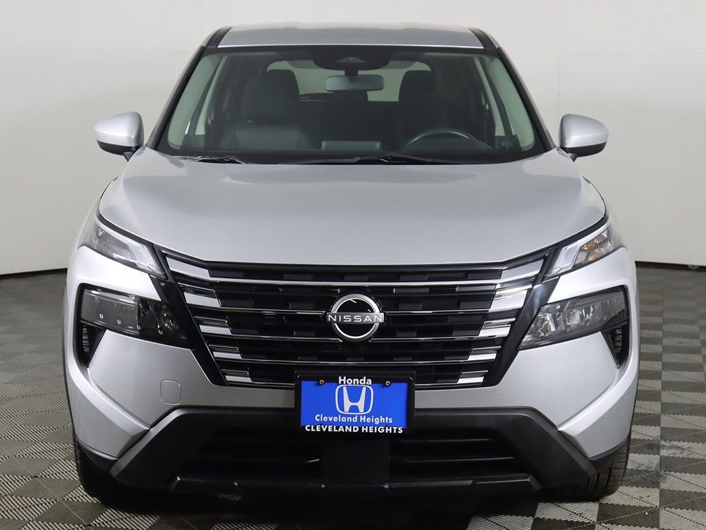 Used 2024 Nissan Rogue SV AWD/4WD image 9