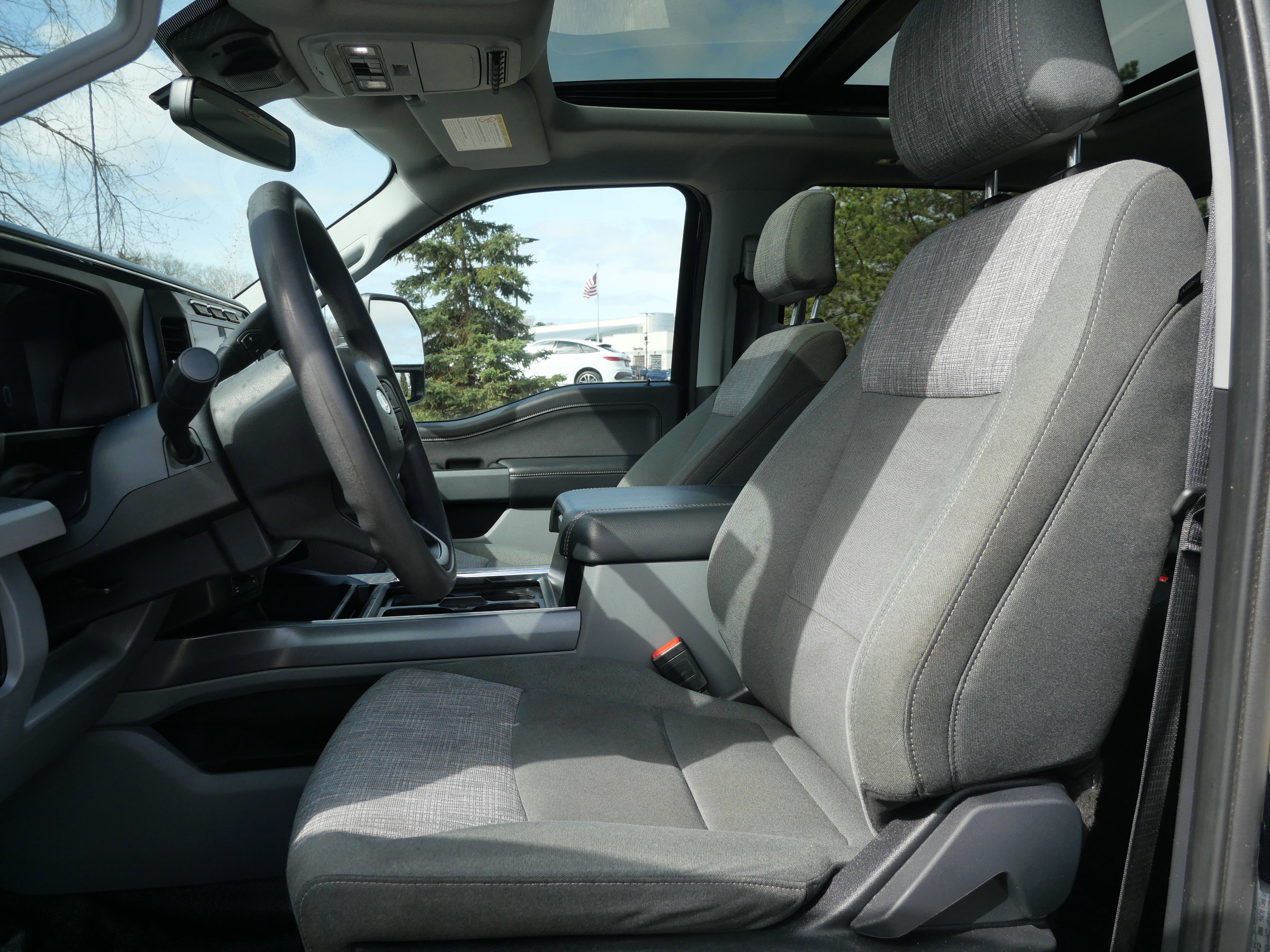 Used 2023 Ford F350 XLT w/ Black Appearance Package image 9