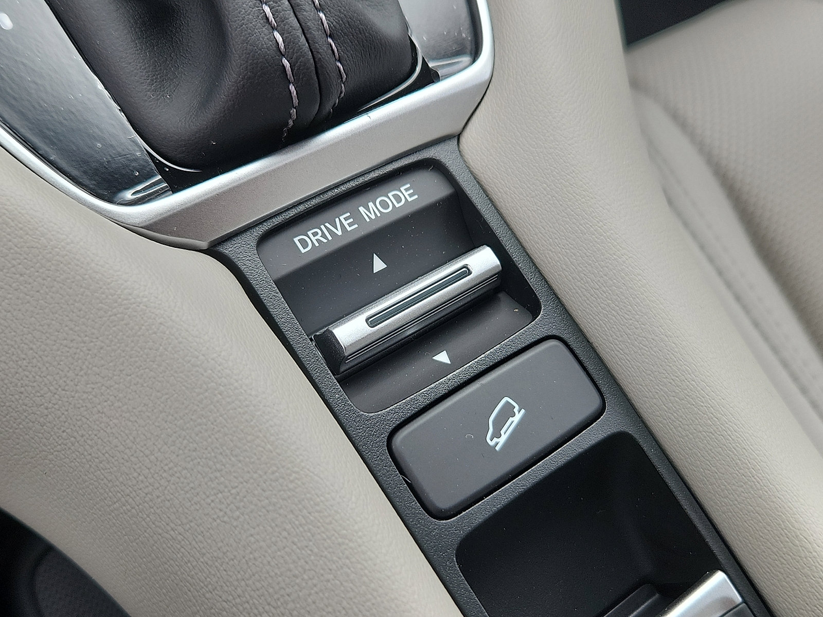 New 2026 Honda HR-V EX-L image 15
