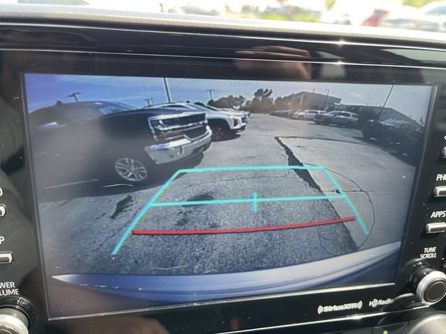 Used 2020 Toyota Highlander XLE FWD image 17