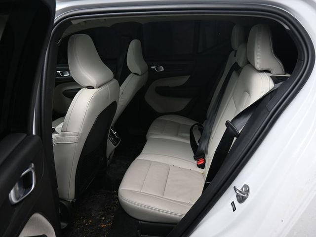 Used 2023 Volvo XC40 B5 Ultimate w/ Protection Package Premier image 11