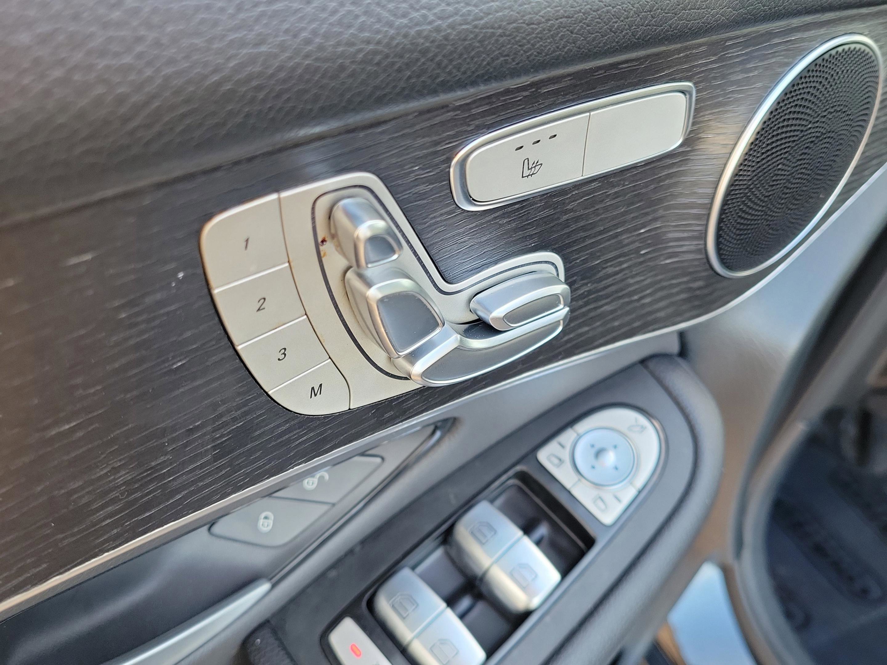 Used 2021 Mercedes-Benz GLC 300 image 25