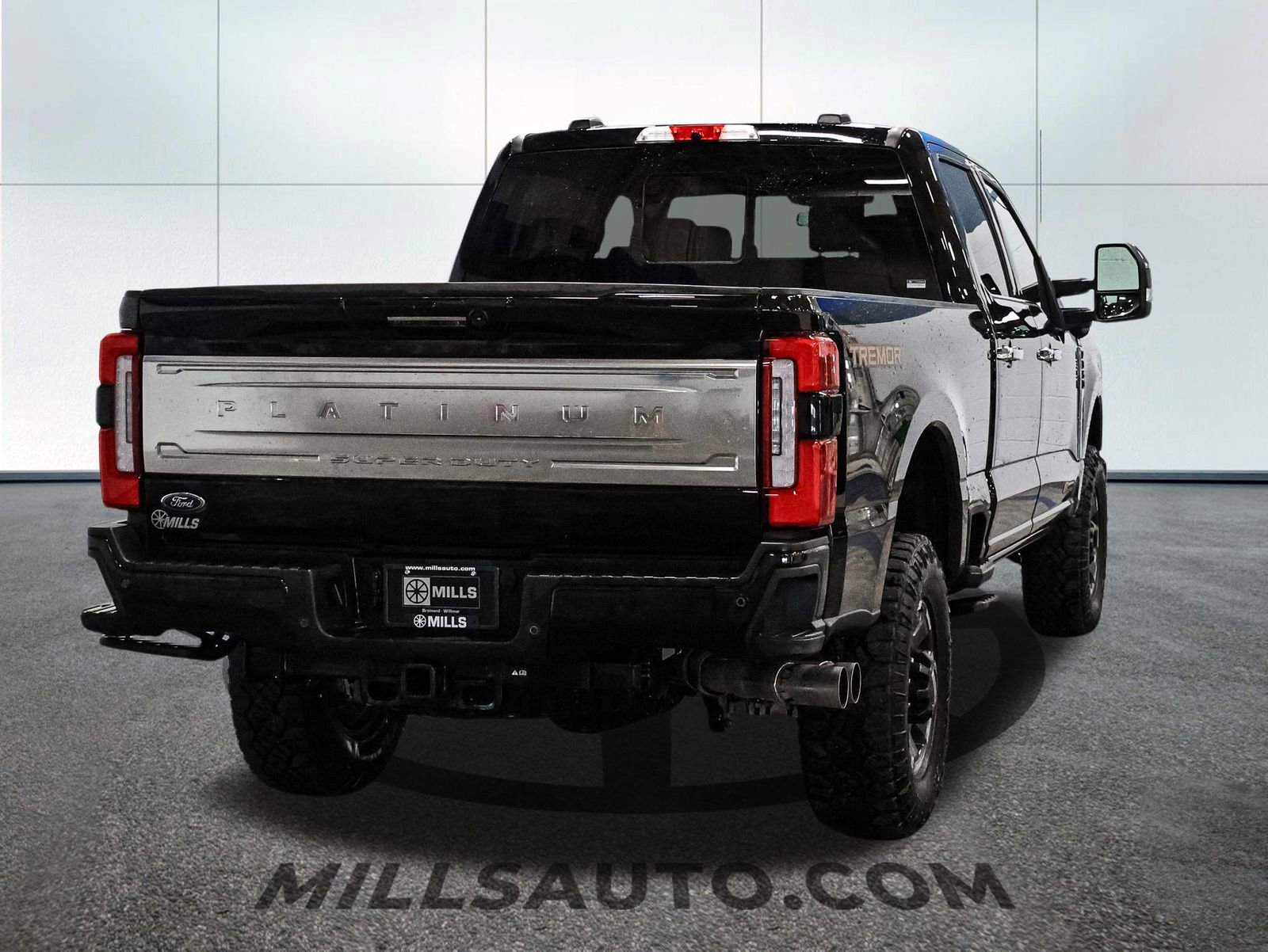 Certified 2024 Ford F350 Platinum w/ Tremor Off-Road Package AWD/4WD image 7