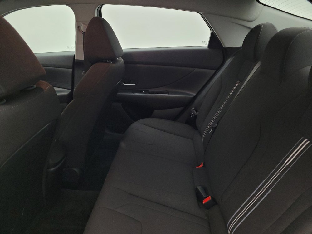 Used 2022 Hyundai Elantra SEL FWD image 18