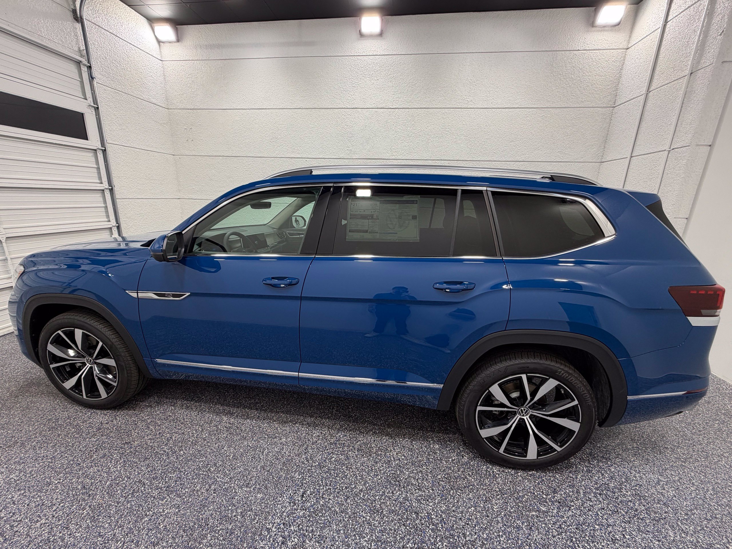 New 2026 Volkswagen Atlas SEL Premium R-Line AWD/4WD image 3