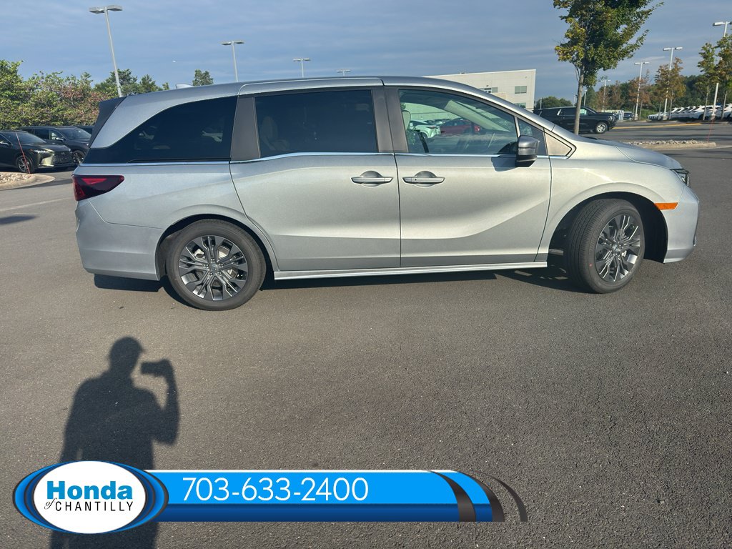 New 2026 Honda Odyssey Touring image 8