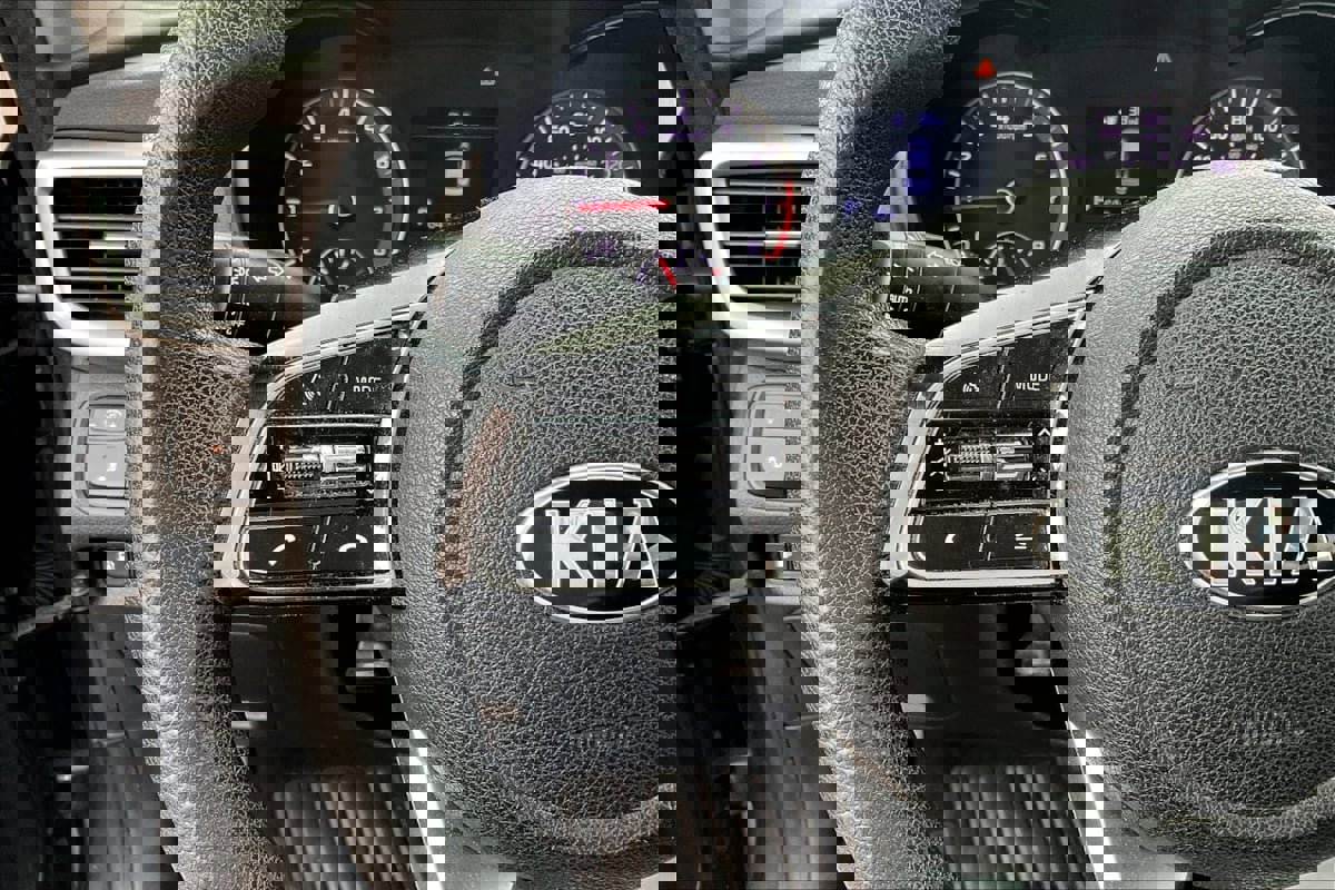 Used 2019 Kia Optima LX image 17