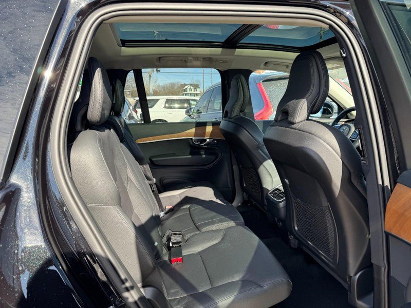 Certified 2024 Volvo XC90 B6 Plus w/ Protection Package Premier image 11
