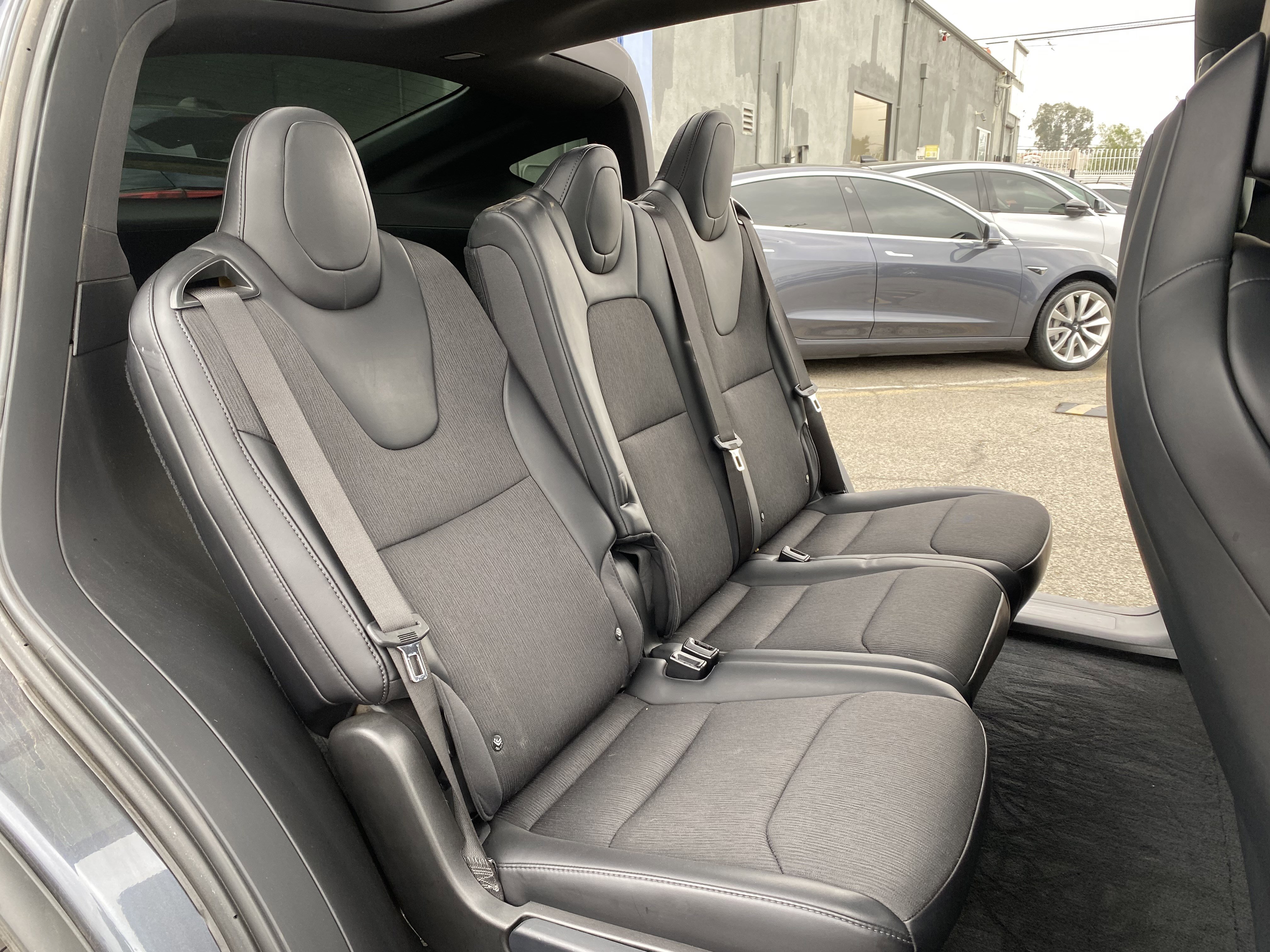 Used 2018 Tesla Model X 75D image 22