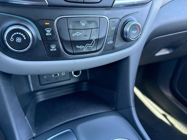 Used 2022 Chevrolet Equinox LS image 19