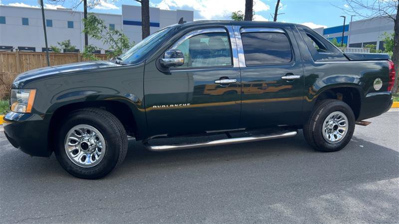 Used 2013 Chevrolet Avalanche LT RWD image 6