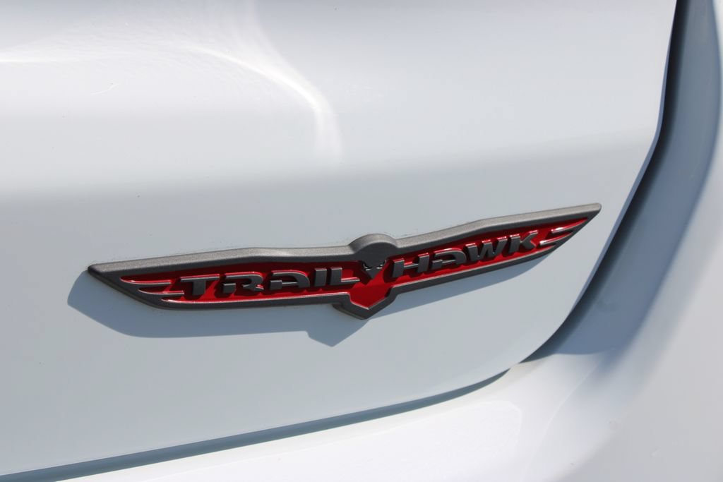 Used 2025 Jeep Compass Trailhawk AWD/4WD image 14