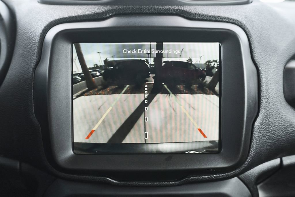 Used 2020 Jeep Renegade Latitude w/ UConnect 8.4 Nav Group AWD/4WD image 46