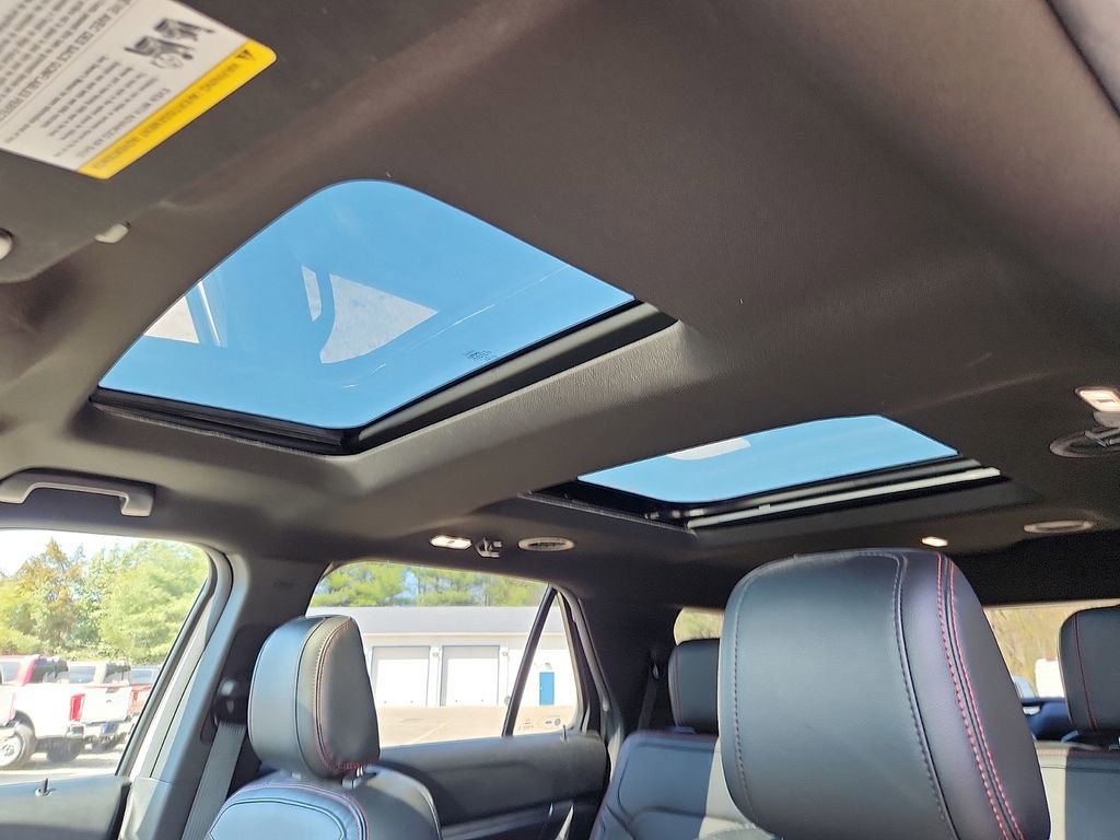 Used 2018 Ford Explorer Sport w/ Equipment Group 401A image 16