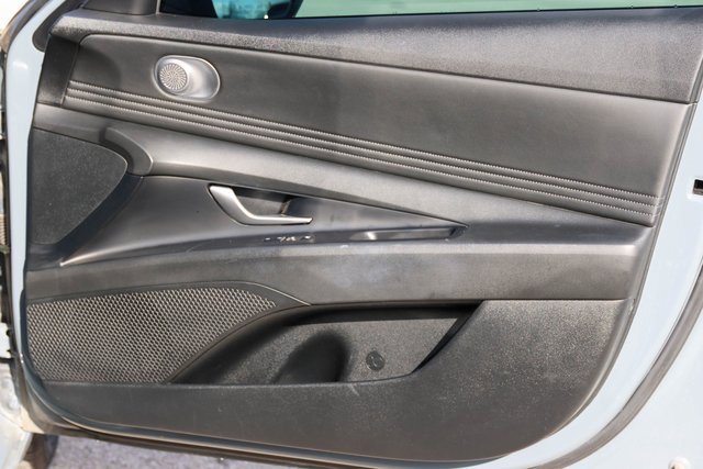 Used 2022 Hyundai Elantra SEL w/ Convenience Package image 13