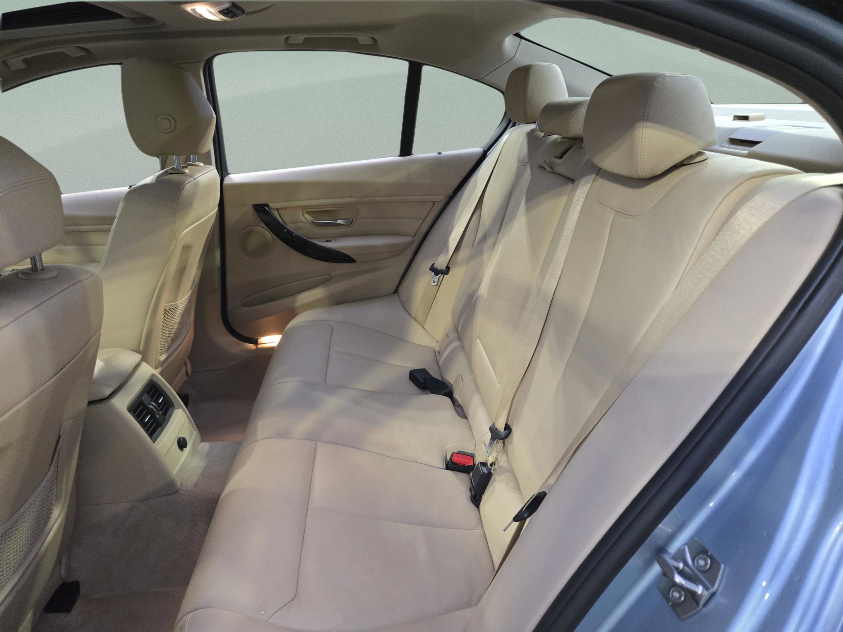 Used 2015 BMW 328i Sedan RWD image 9