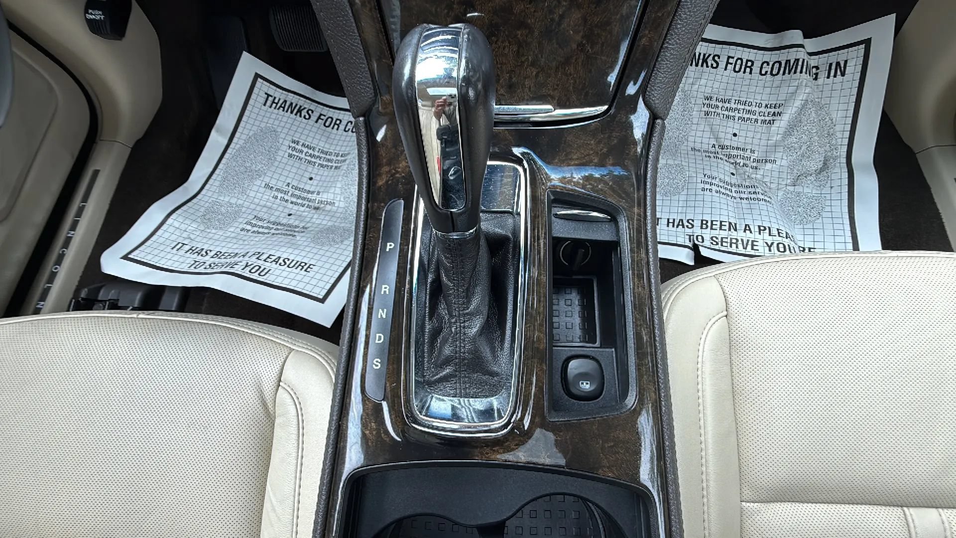 Used 2014 Lincoln MKS AWD w/ Equipment Group 101A image 39