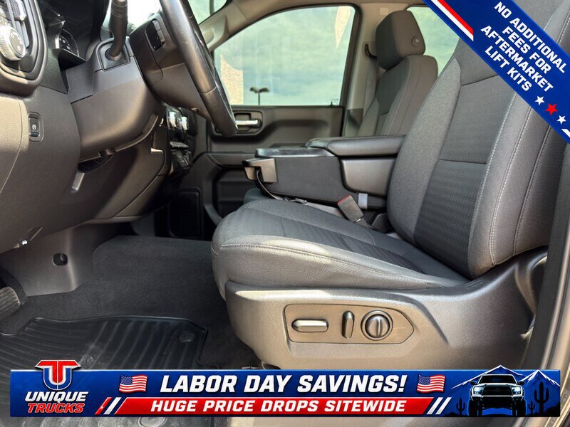Used 2021 GMC Sierra 1500 4x4 Crew Cab w/ Sierra Value Package image 17